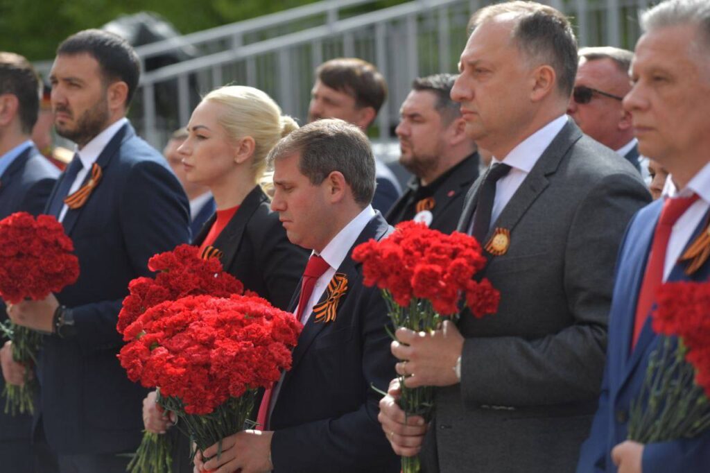 FOTO// Flacăra Veșnică a ajuns la Chișinău. Ilan Șor și Blocul „Victorie” marchează în Rusia 80 de ani de la Ziua Victoriei 2 FOTO// Flacăra Veșnică a ajuns la Chișinău. Ilan Șor și Blocul „Victorie” marchează în Rusia 80 de ani de la Ziua Victoriei